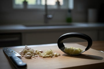 Kitchaura™ Stainless Steel Garlic Press